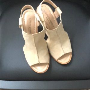 Barbara Barbieri suede wedges in beige